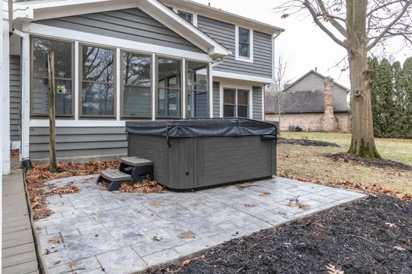8728 Corinthian LN, Indianapolis, IN 46236
