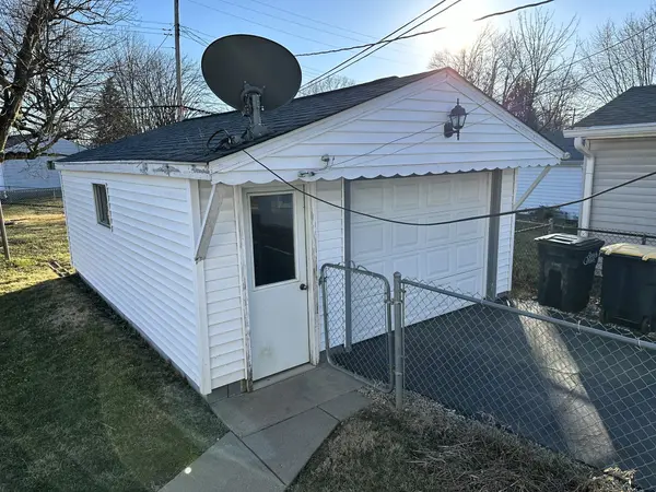 625 Fletcher LN, Beech Grove, IN 46107