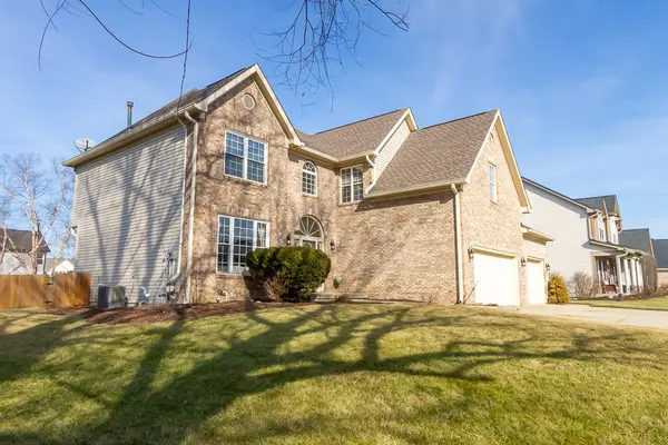 628 Merrimac DR, Westfield, IN 46074