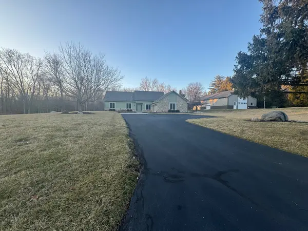 9928 N Woodland DR, Mooresville, IN 46158