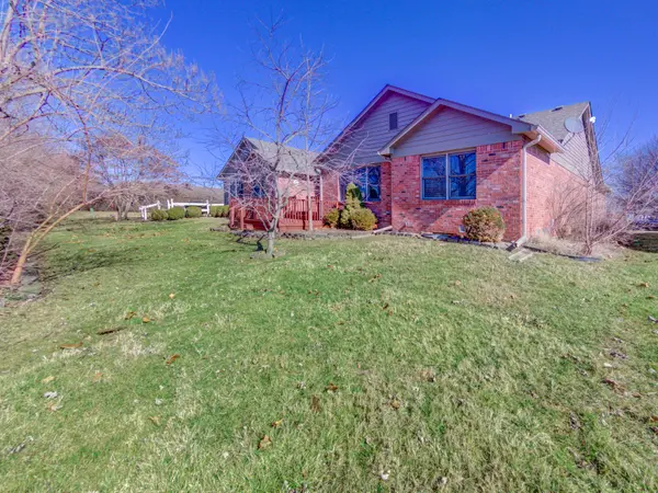 1314 Country Creek CIR, Shelbyville, IN 46176