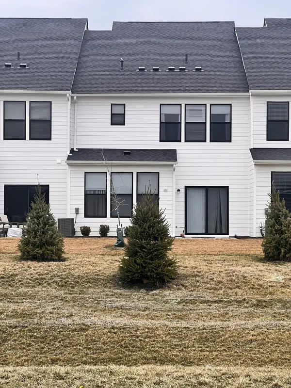 3244 Arabian LN, Zionsville, IN 46077