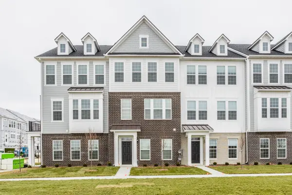 14570 Pomona LN, Carmel, IN 46074