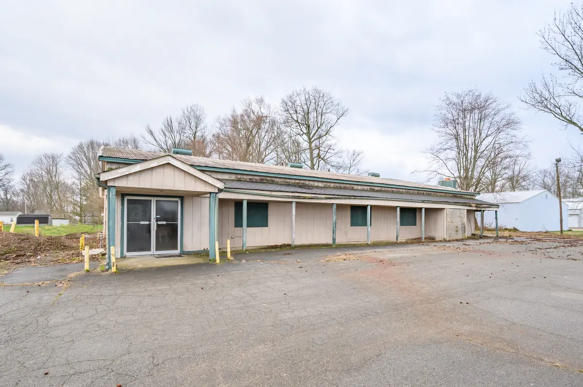 8467 W 300 S, Columbus, IN 47201