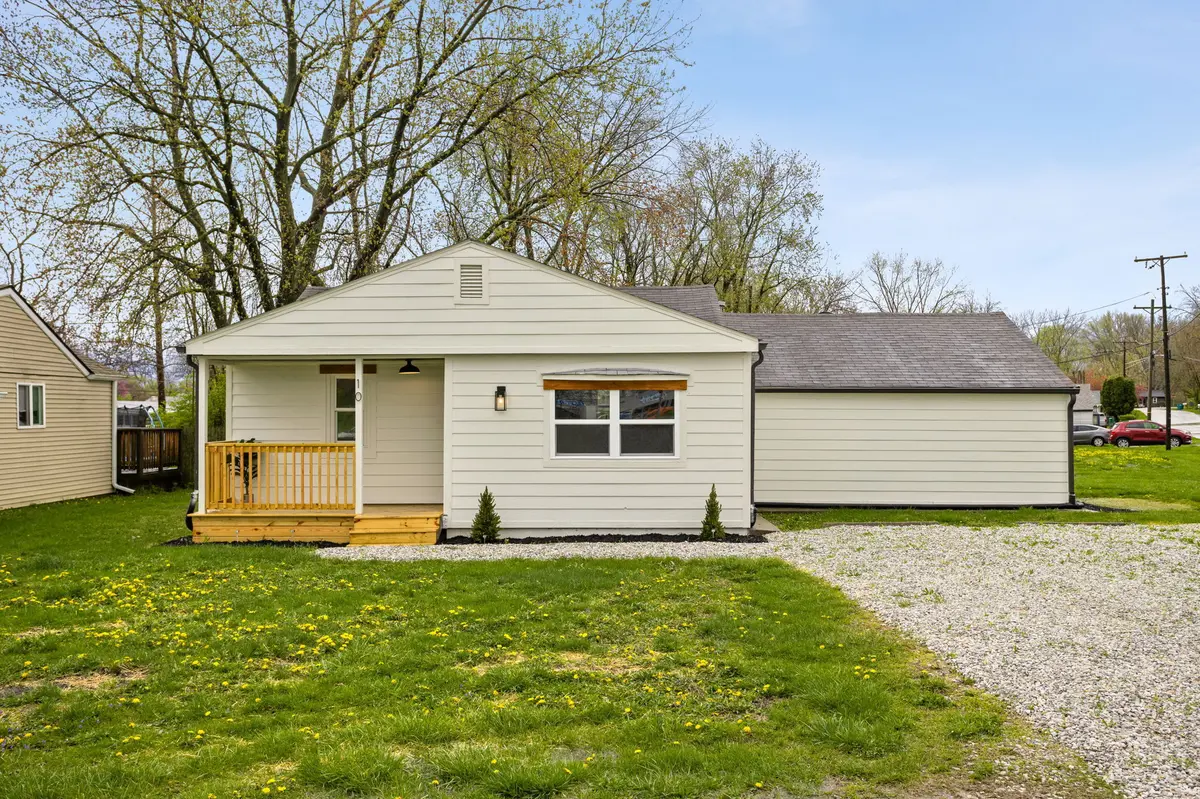 10 Locust DR, Plainfield, IN 46168