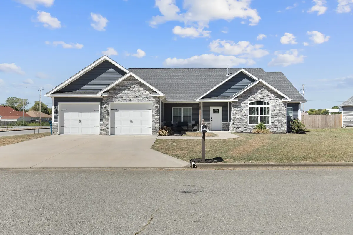 2207 W Greystone SQ, Webb City, MO 64870