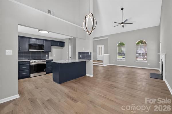 702 Foxborough RD, Charlotte, NC 28213