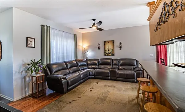 1009 Cherokee LN, Paola, KS 66071