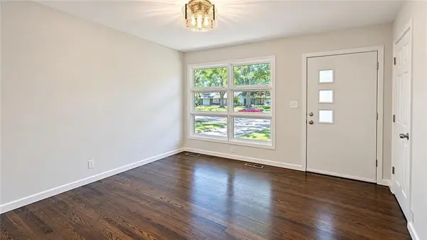 8714 Melrose ST, Overland Park, KS 66214