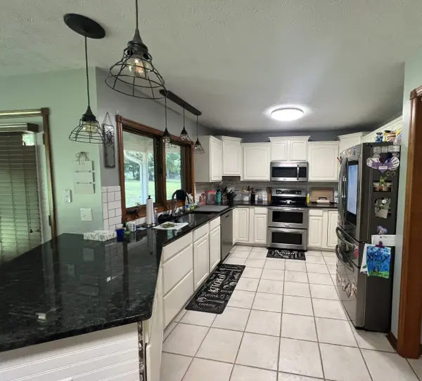 12199 N Cedarview DR, Mooresville, IN 46158