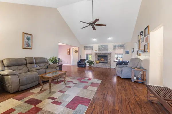 479 Victoria LN, Mooresville, IN 46158