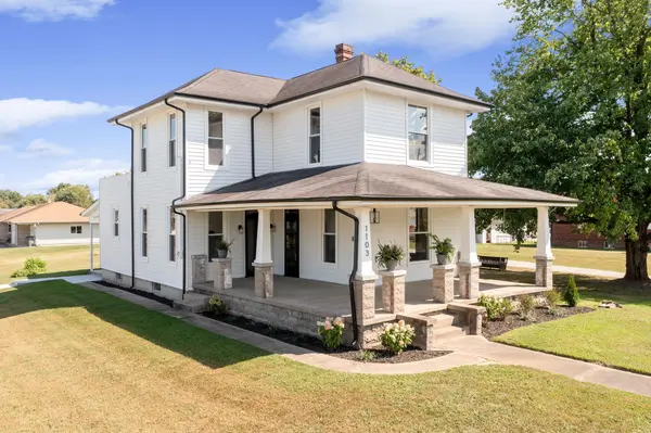 1103 Walnut S, Seymour, IN 47274
