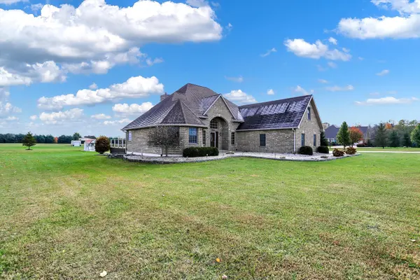 1132 S County Road 375 E, New Castle, IN 47362