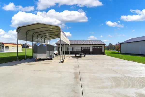 1132 S County Road 375 E, New Castle, IN 47362