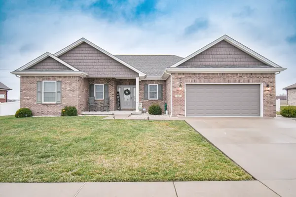 1948 Sophia LN, Seymour, IN 47274