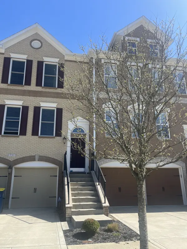 741 Greenford TRL N, Carmel, IN 46032