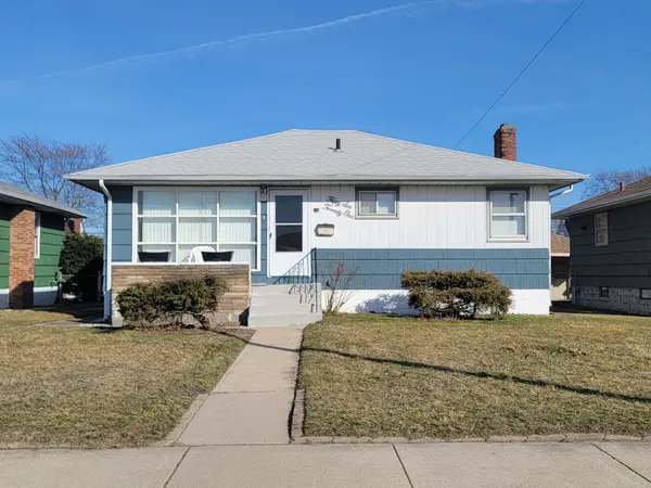 5621 Reading AVE, East Chicago, IN 46312