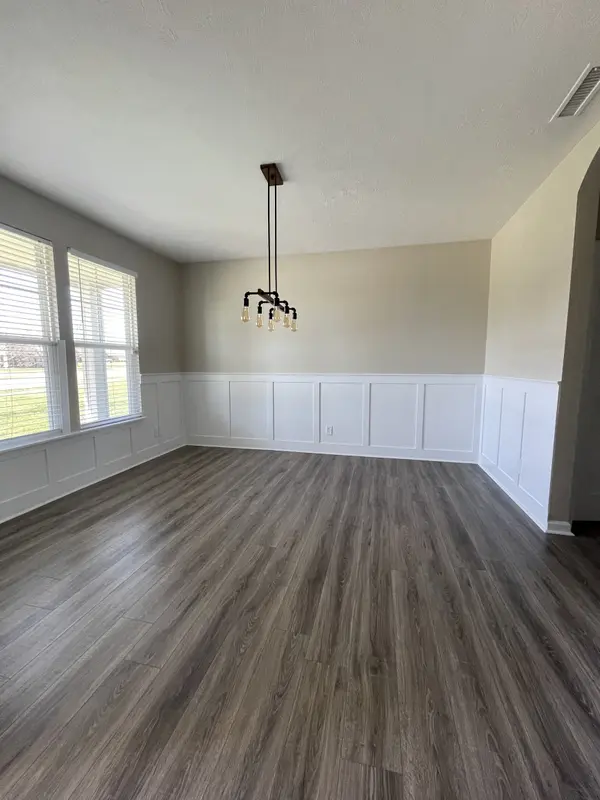 61 Eastview DR, Bargersville, IN 46106