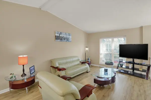 9527 Bay Vista West DR, Indianapolis, IN 46250