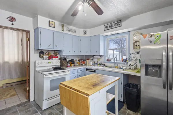 10835 English ST, Hoagland, IN 46745
