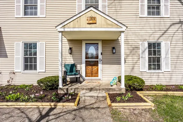 1314 Selkirk LN, Indianapolis, IN 46260