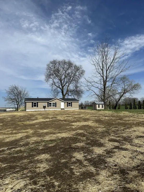 1246 W 1244 W Public Service RD, Veedersburg, IN 47987