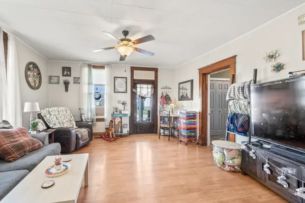 925 W Oak ST, Seymour, IN 47274