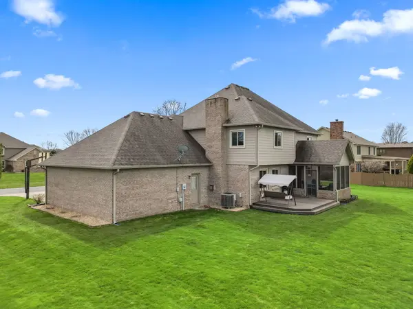 5356 W Granite CT, New Palestine, IN 46163