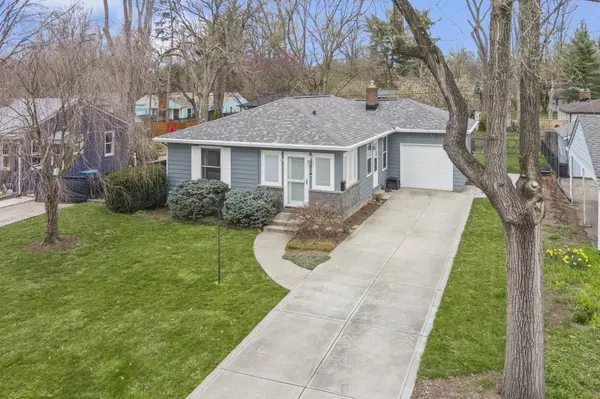 1220 Nicholas RD, Indianapolis, IN 46220