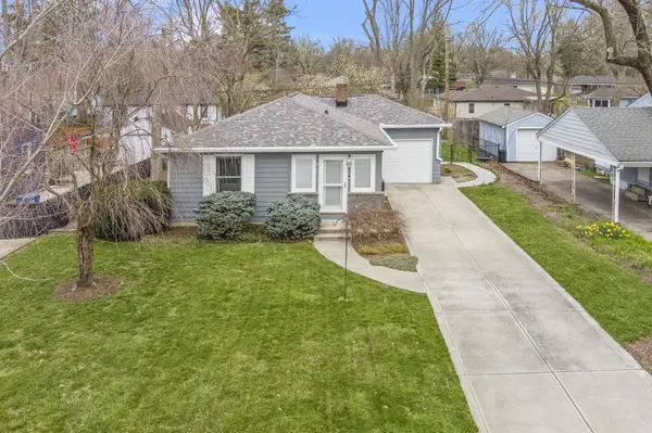 1220 Nicholas RD, Indianapolis, IN 46220