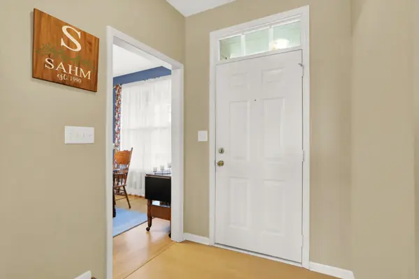 8036 Meadow Bend LN, Indianapolis, IN 46259