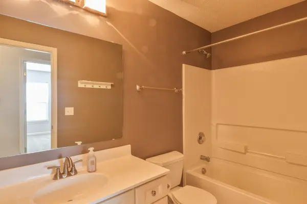 12708 Braddock LN Noblesville, IN 46060