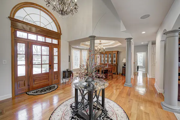 6145 Creekside CT, Avon, IN 46123