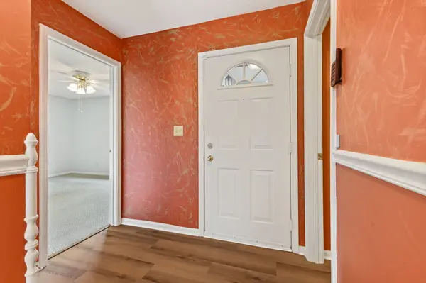 985 Ellington CIR, Greenwood, IN 46143