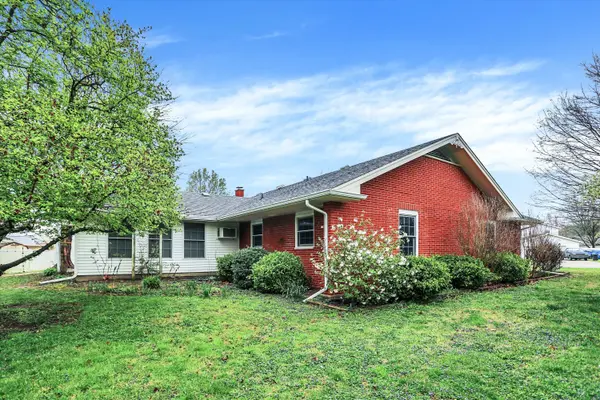 665 Brent Woods DR, Shelbyville, IN 46176