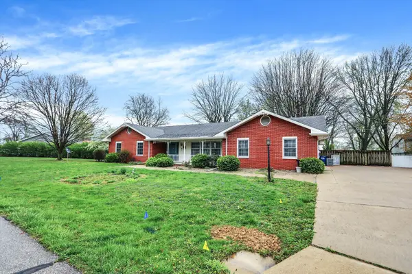 665 Brent Woods DR, Shelbyville, IN 46176