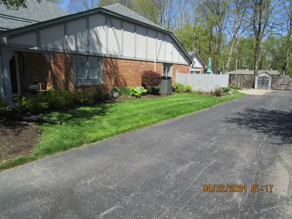 490 Camby CT #14, Greenwood, IN 46142