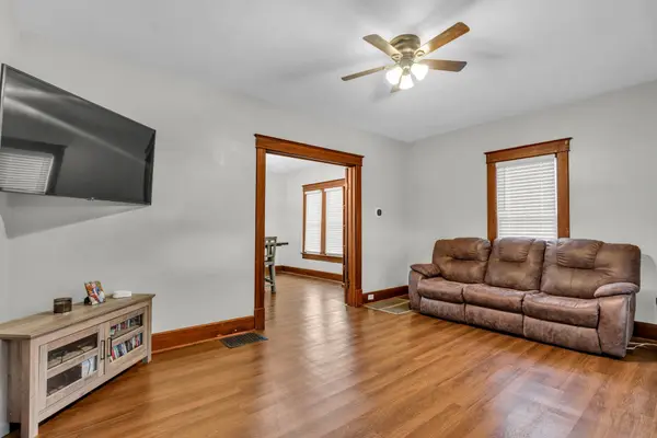 421 W 7th ST, Seymour, IN 47274