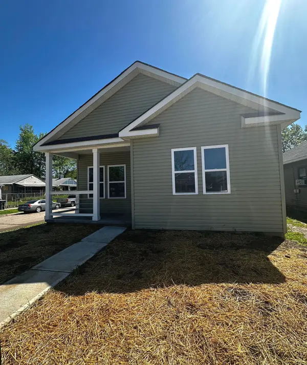 829 N Goodlet AVE, Indianapolis, IN 46222