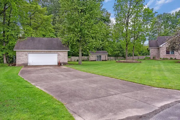 3002 Stardust LN, Seymour, IN 47274