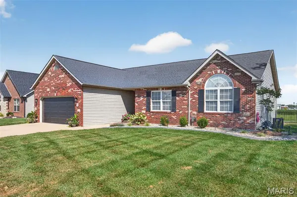 35 Whistling Straits DR, Highland, IL 62249