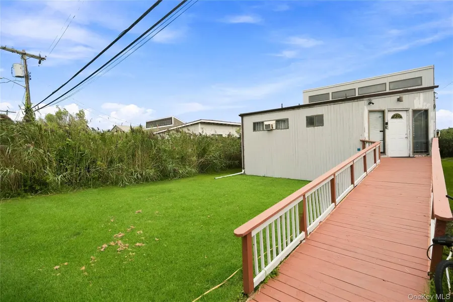 8 Cayuga ST, Ocean Bay Park, NY 11770