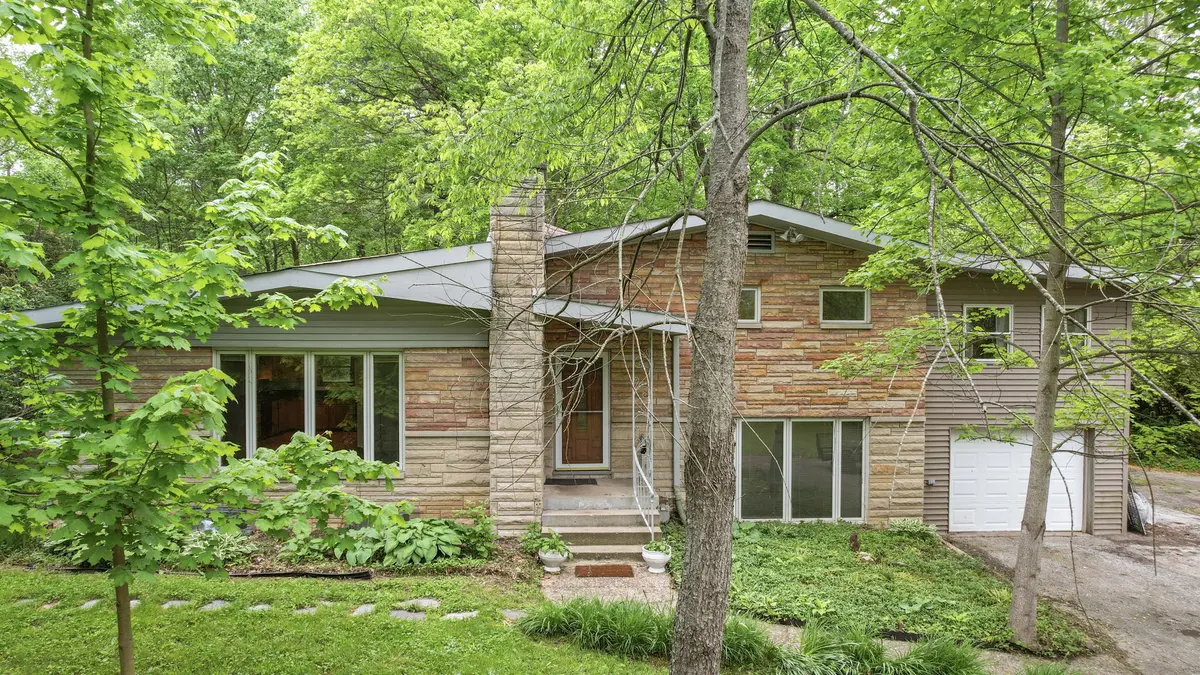 7000 Rodebaugh RD, Indianapolis, IN 46268
