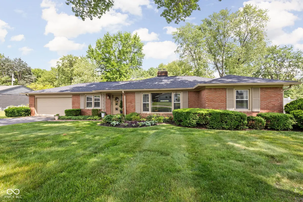 8203 Windcombe BLVD, Indianapolis, IN 46240