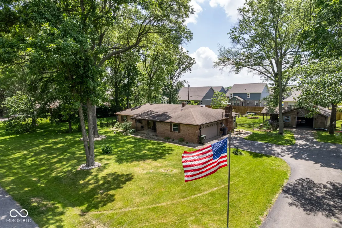 4865 W Oak DR, New Palestine, IN 46163