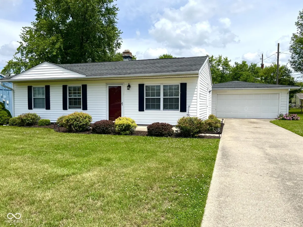 416 Vehslage RD, Seymour, IN 47274