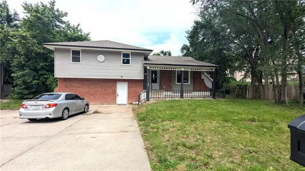 2005 N Plymouth RD, Independence, MO 64058