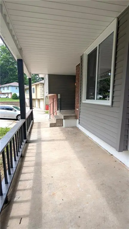 2005 N Plymouth RD, Independence, MO 64058