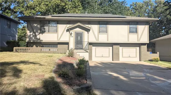 1108 10th ST, Blue Springs, MO 64014