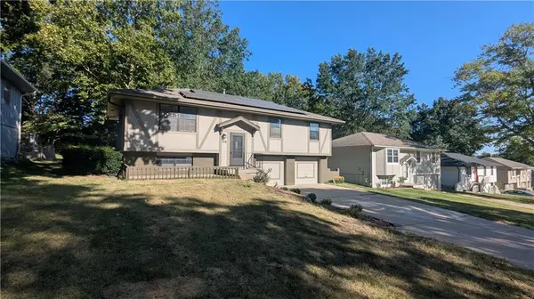 1108 10th ST, Blue Springs, MO 64014
